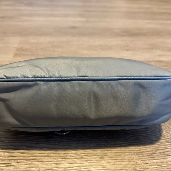 Prada Re-Edition 2005 Re-Nylon bag. - Picture 4 of 6